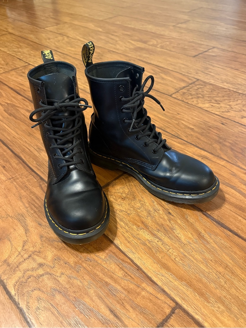 Dr. Martens 1460 Originals 8-Eye Smooth Leather Boots Women's Size 9